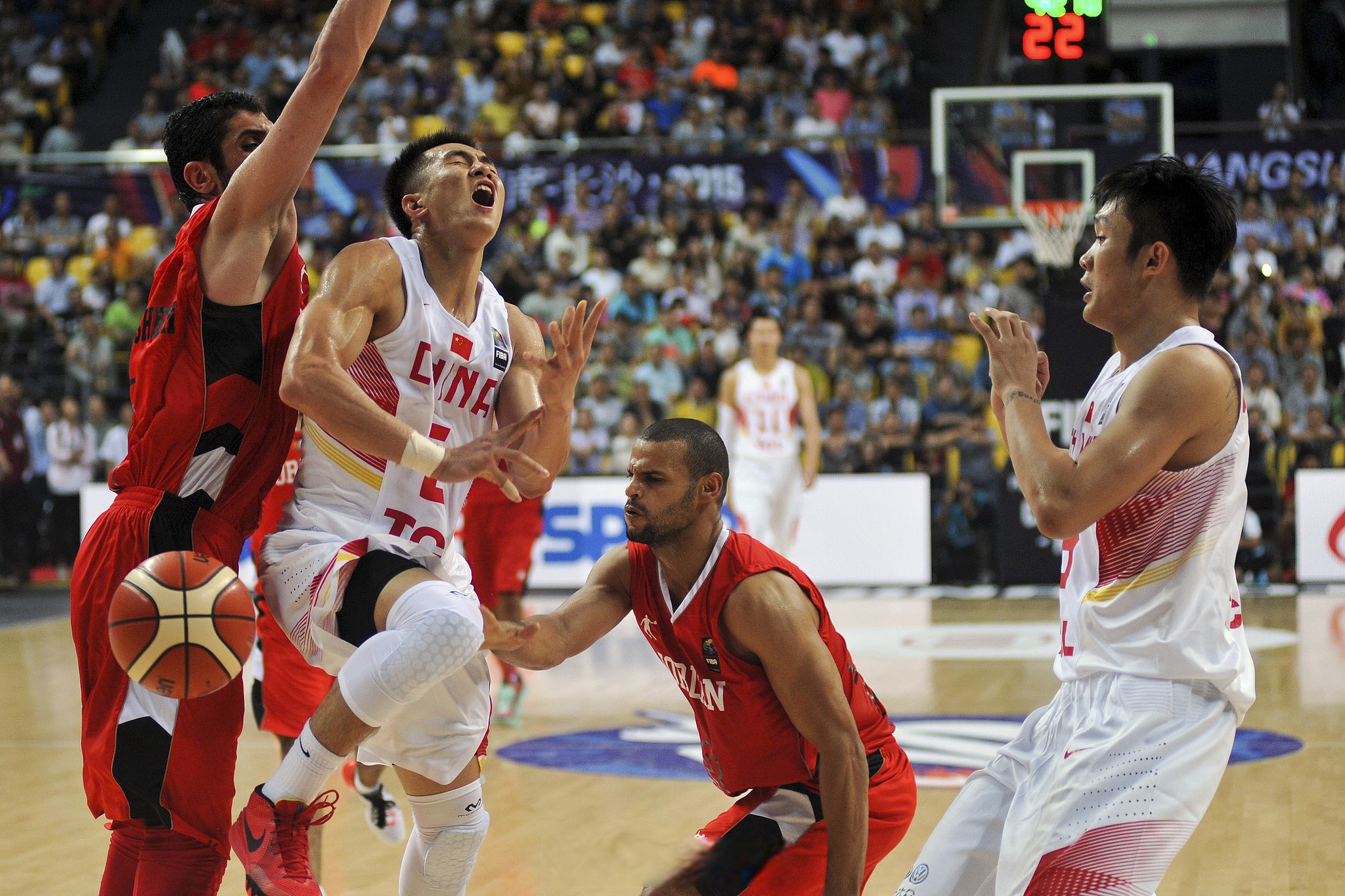 天津队翻盘灰熊，郭艾伦扛起全队