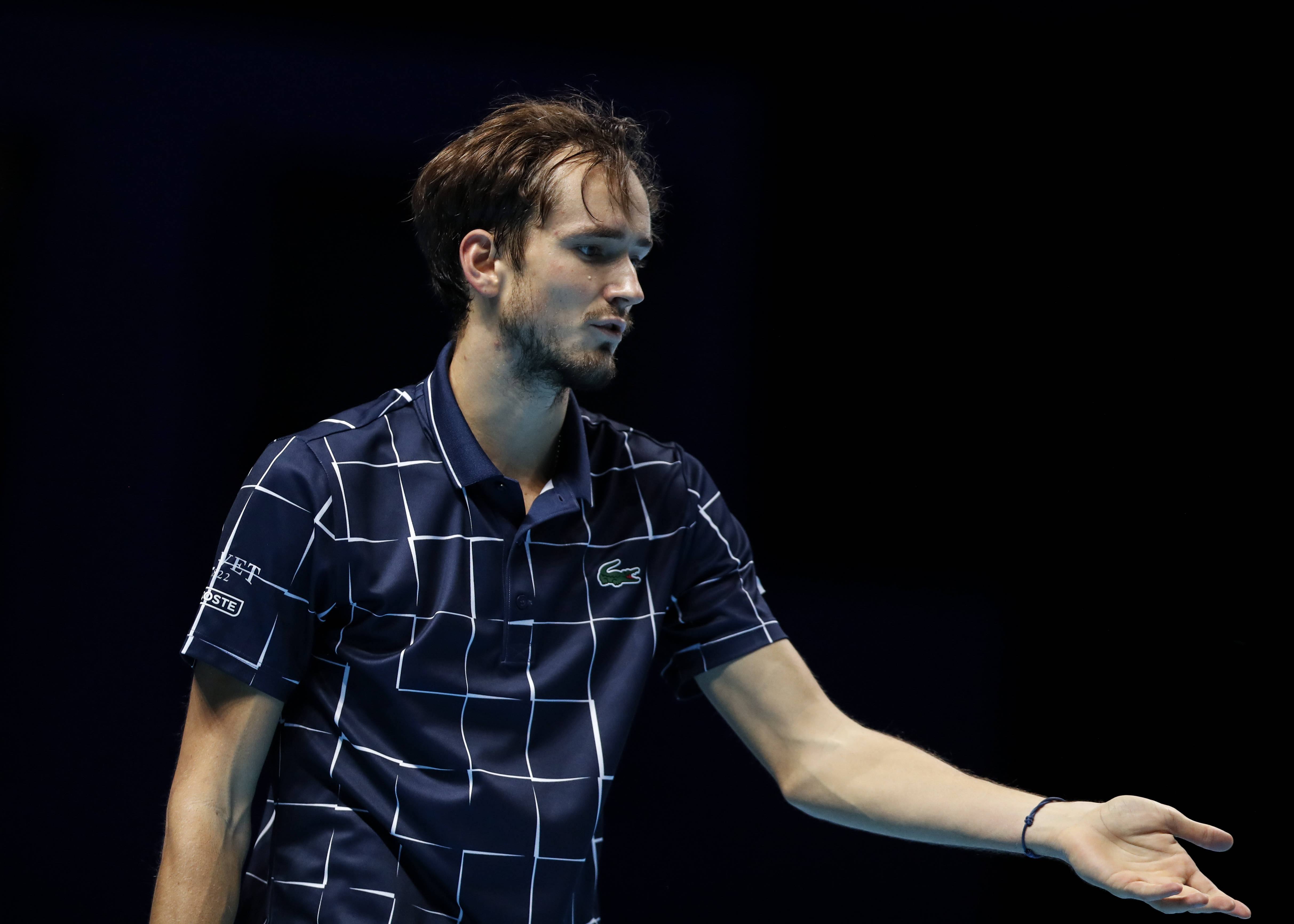 ATP总决赛轻取年终总决赛，梅德韦杰夫高光表现