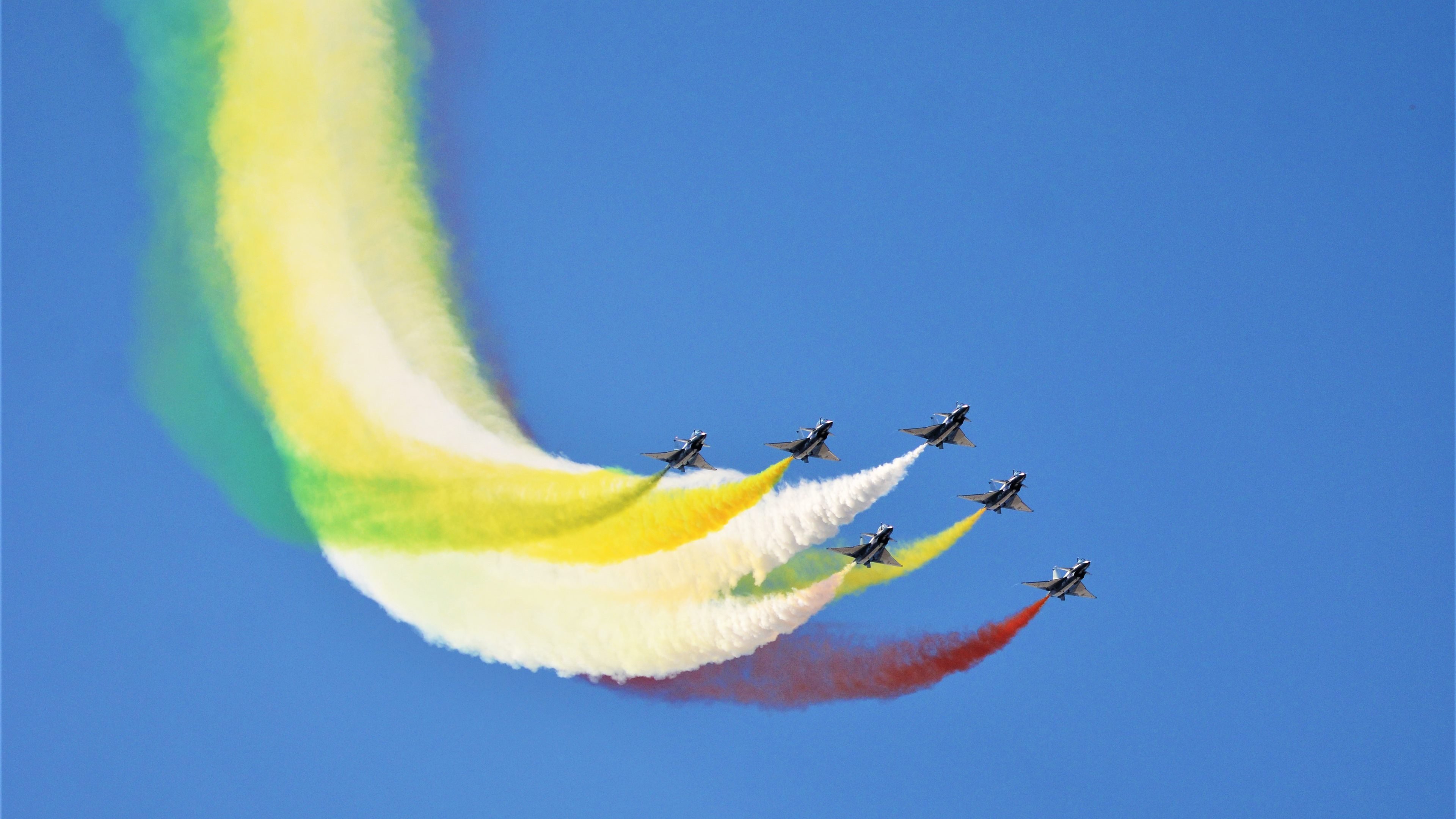 末节风暴!加拿大补时绝杀厄瓜多尔,舞台王者卡马文加闪耀热身赛