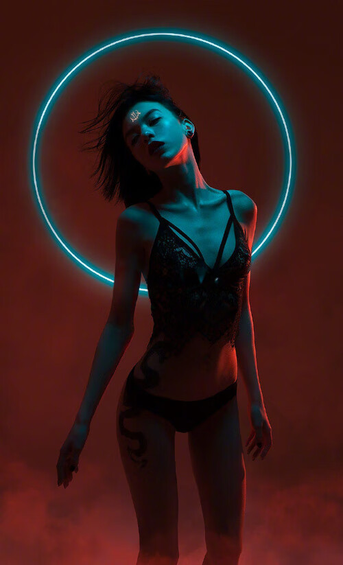 篮球史诗夜，尼克斯压哨绝杀编织纽约传奇，米切尔西决生死战接管书写王者篇章