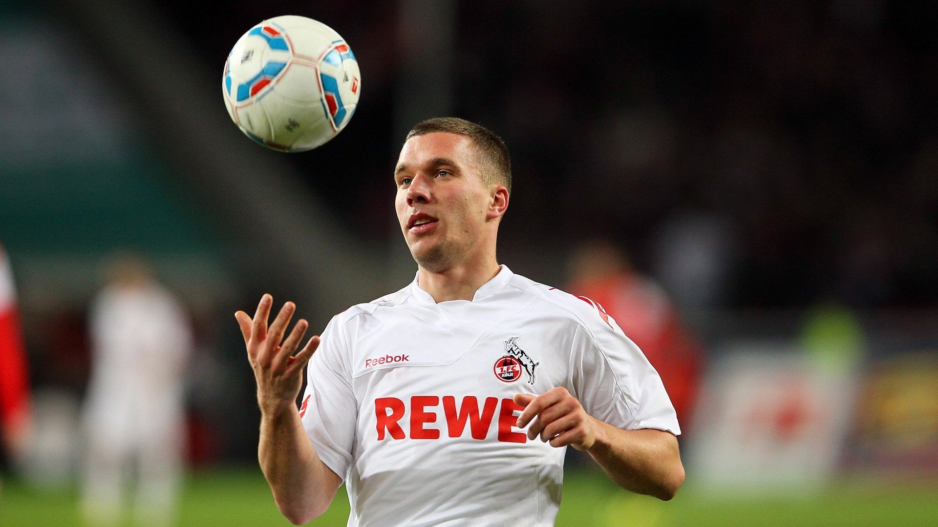 跨界王冠，当国家德比遭遇逆转奇迹，体育的唯一性在何处绽放？